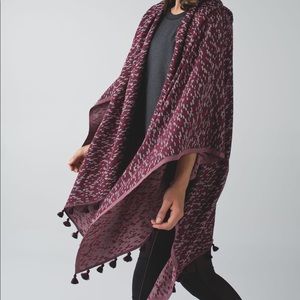 lululemon sun to moon scarf.